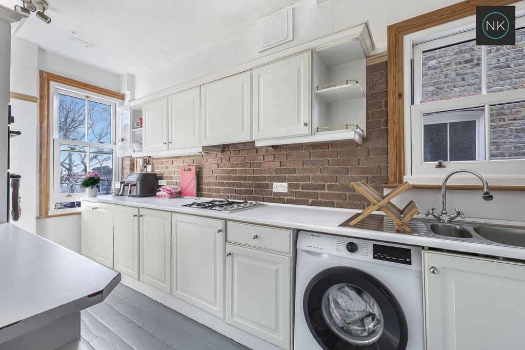 Property photo 2 of 21 4824994