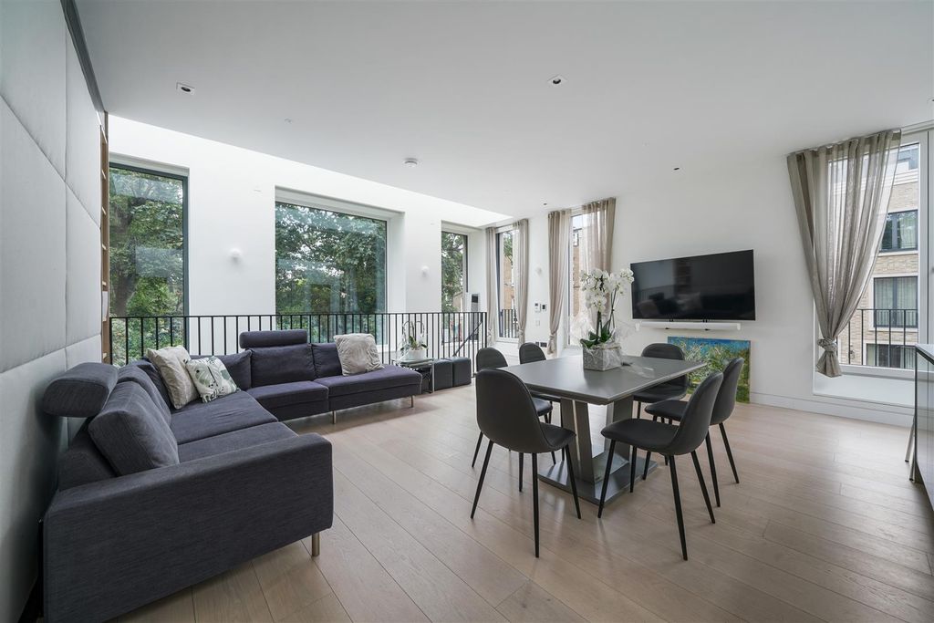 Property photo 3 of 7 19A Blenheim Terrace Nw8 0Eh-No Watermark-11.Jpg