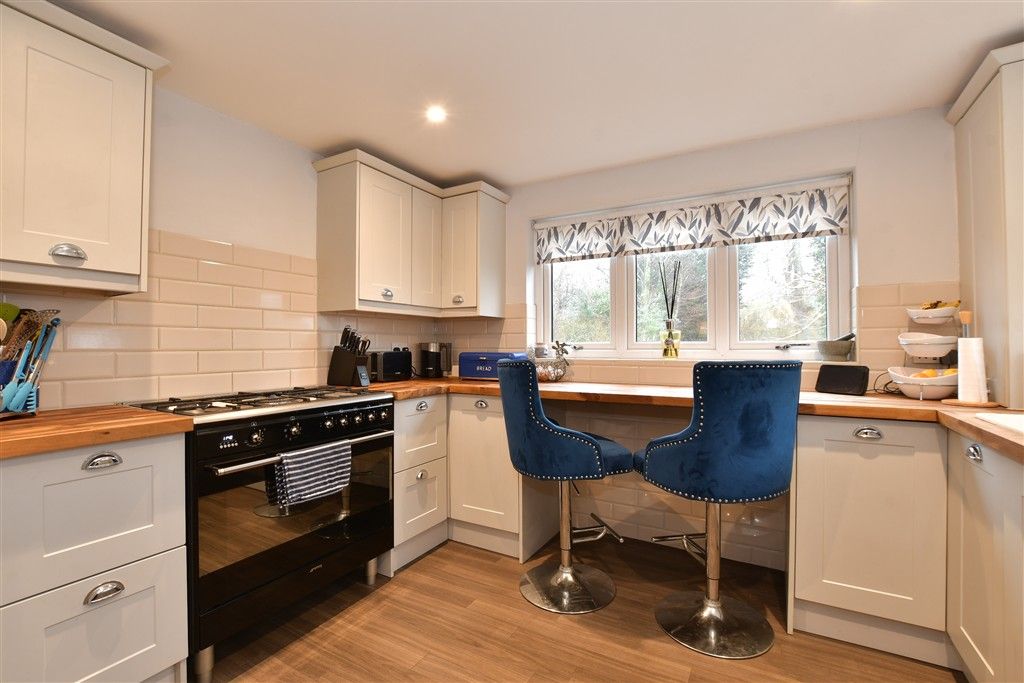 Property photo 2 of 17 Kitchen
