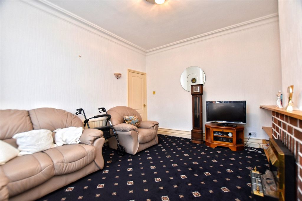 Property photo 3 of 16 Living Room