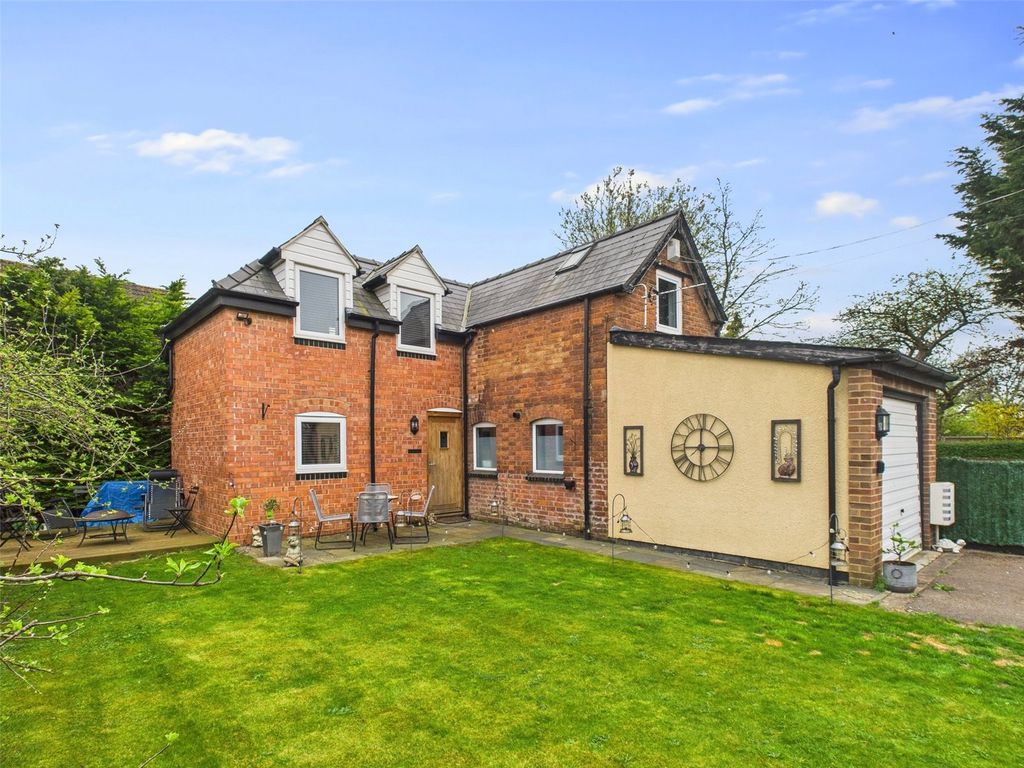 Property photo 2 of 38 Picture No. 57
