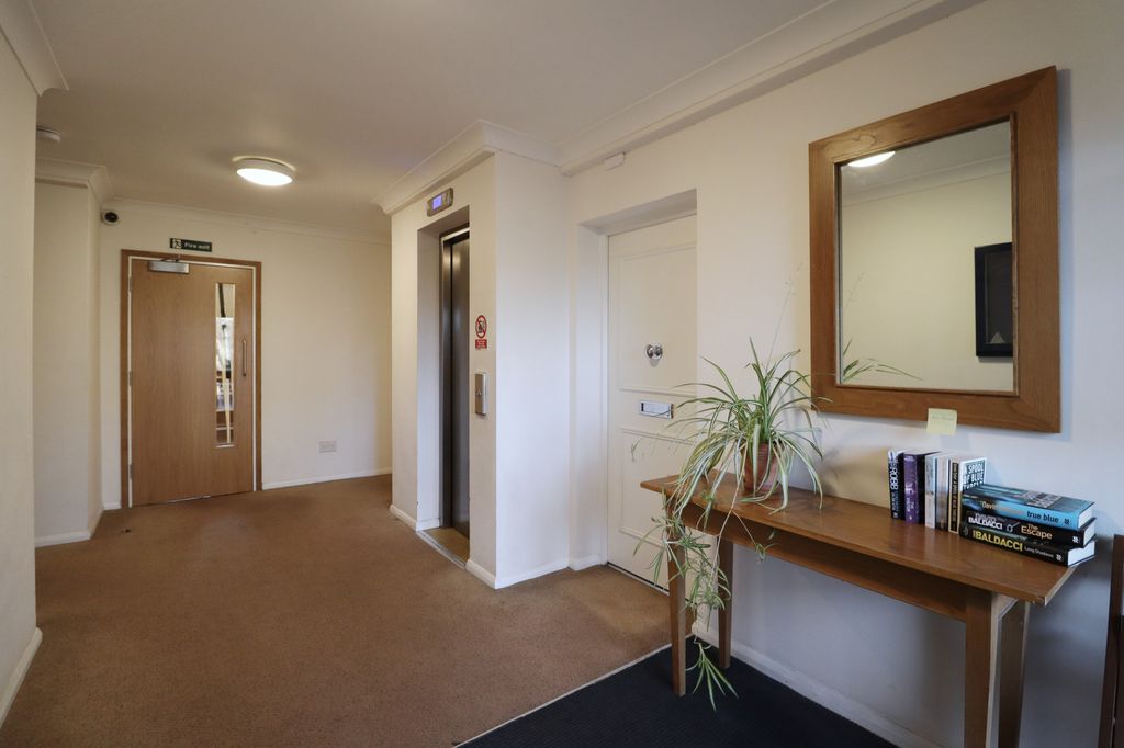 Property photo 3 of 13