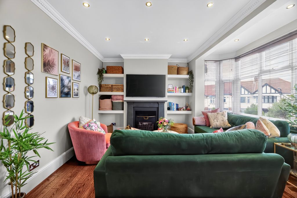 Property photo 3 of 16 Reception Room