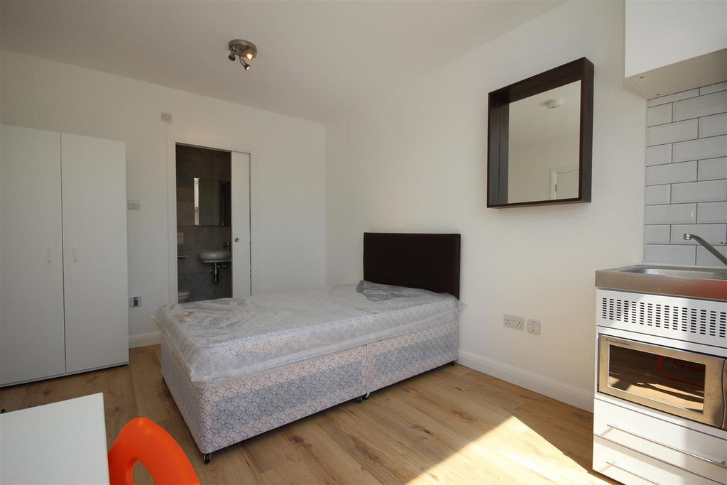 Property photo 2 of 3