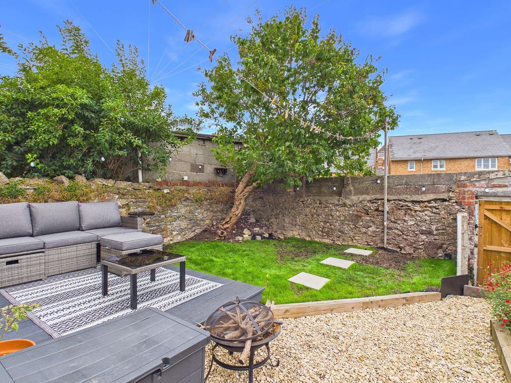 Property photo 3 of 46