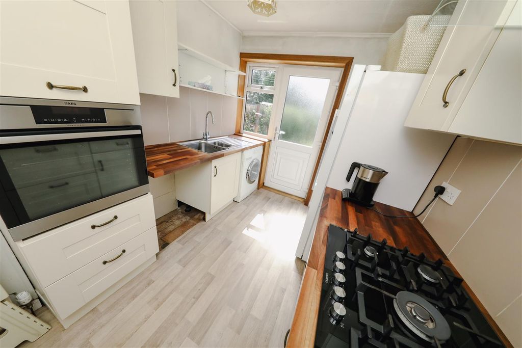 Property photo 3 of 24 c