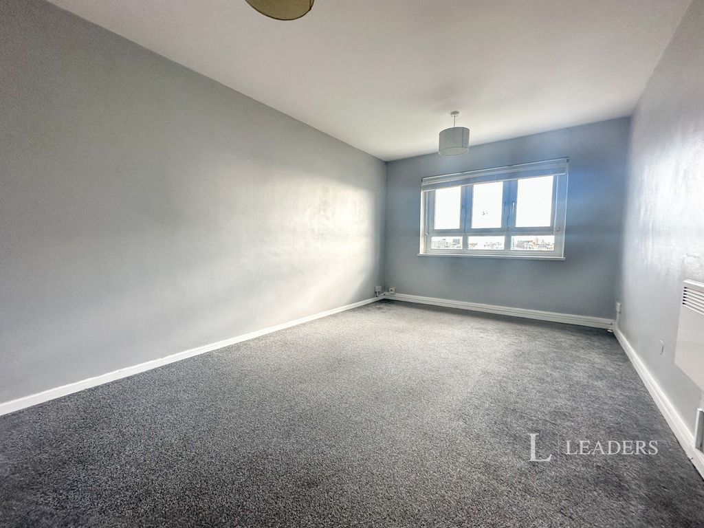 Property photo 3 of 8 Pbox-Img.Jpg
