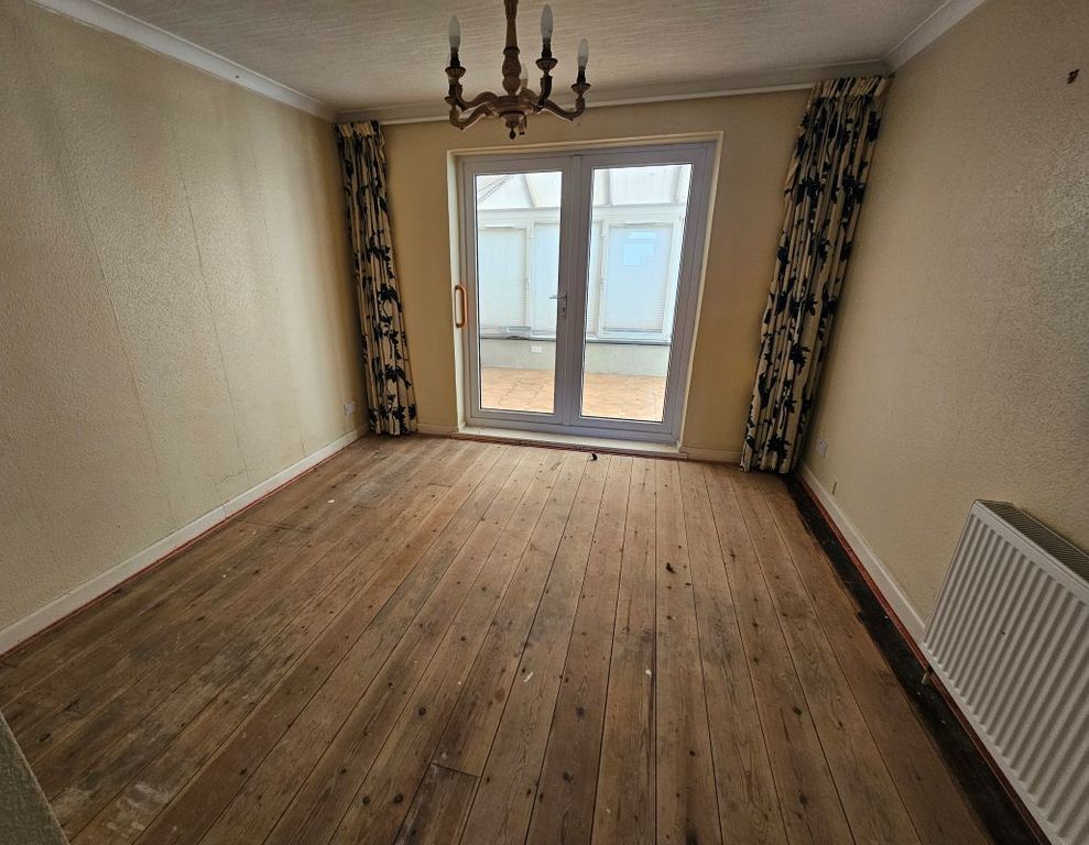 Property photo 3 of 6 Dining Room
