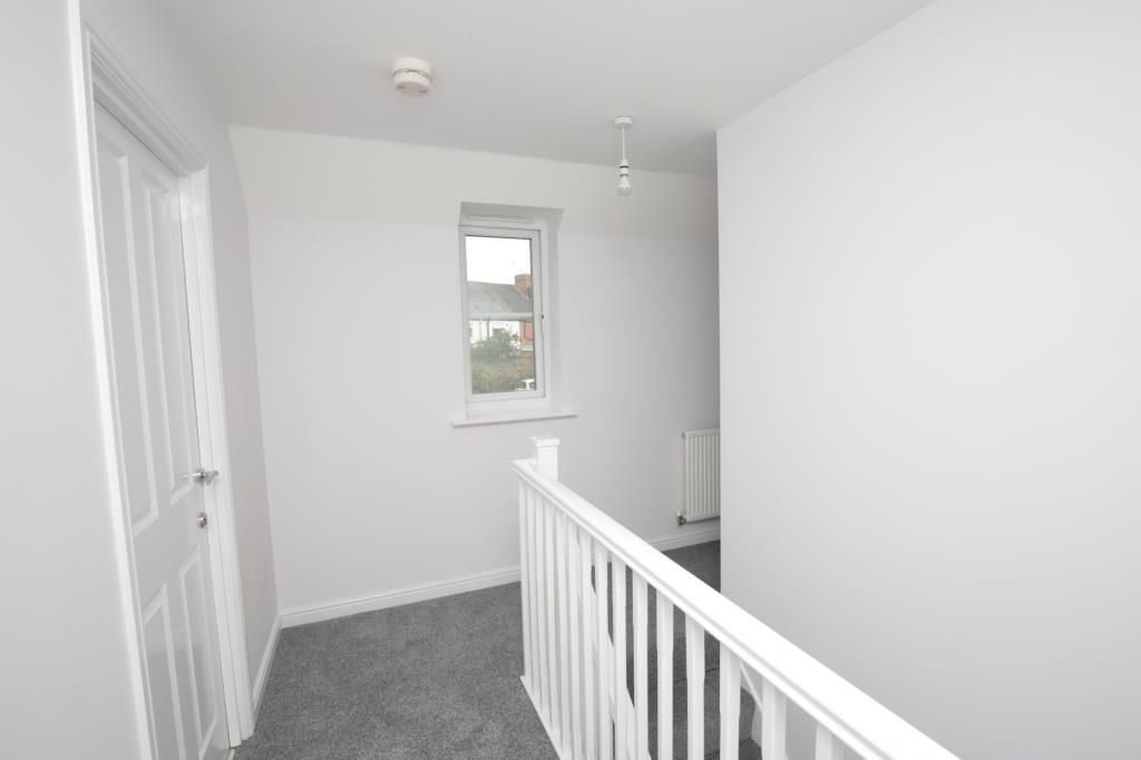 Property photo 3 of 14 Landing