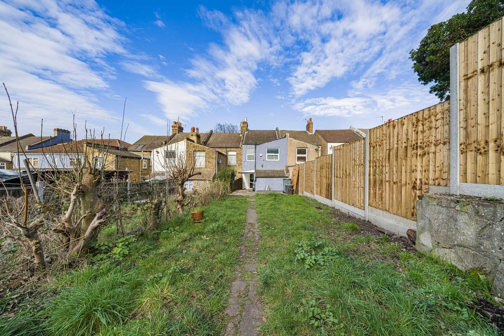 Property photo 2 of 31 Picture No. 20