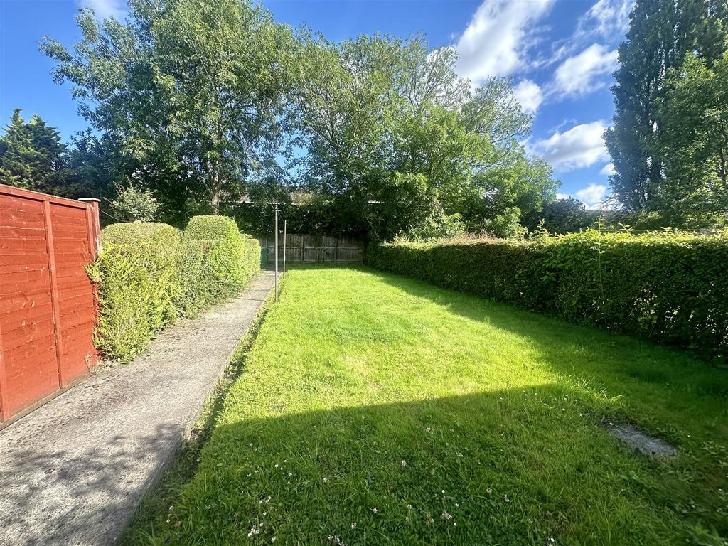 Property photo 2 of 6 Outside