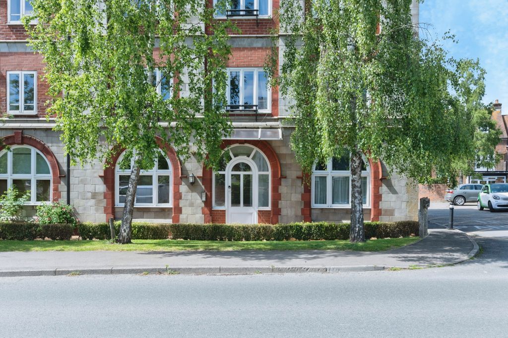 Property photo 2 of 19