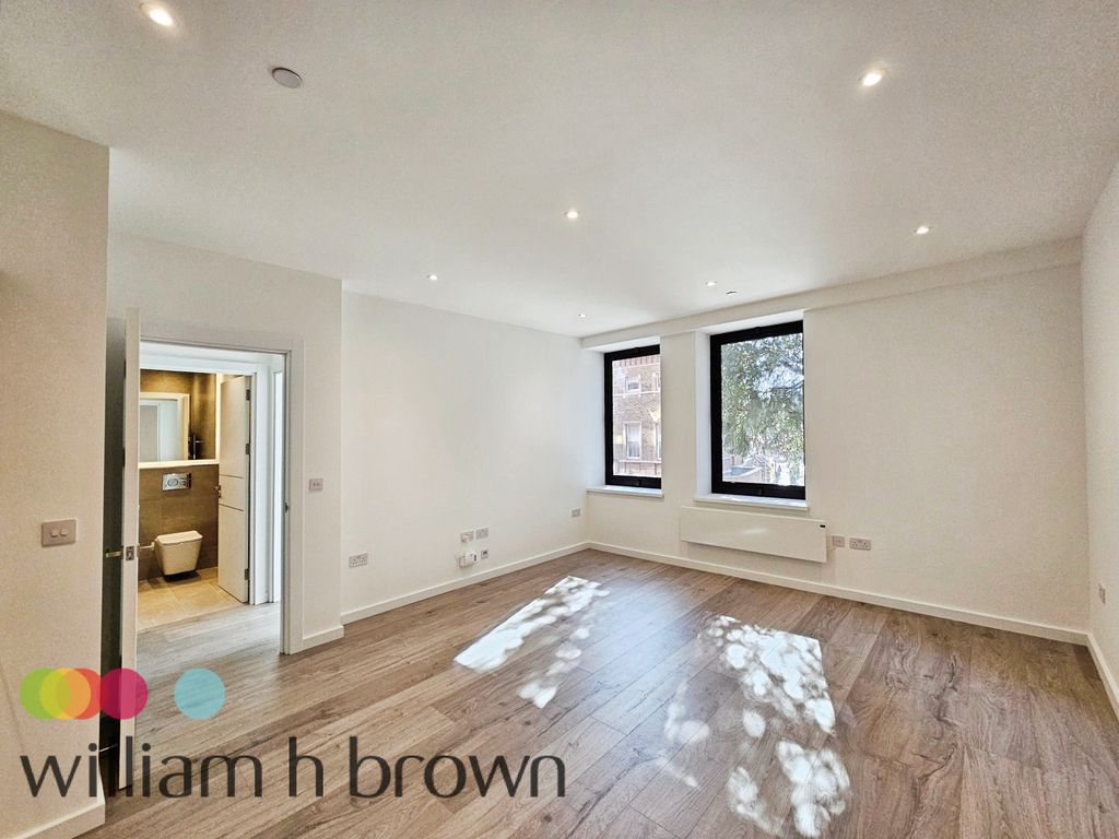 Property photo 2 of 8 Image