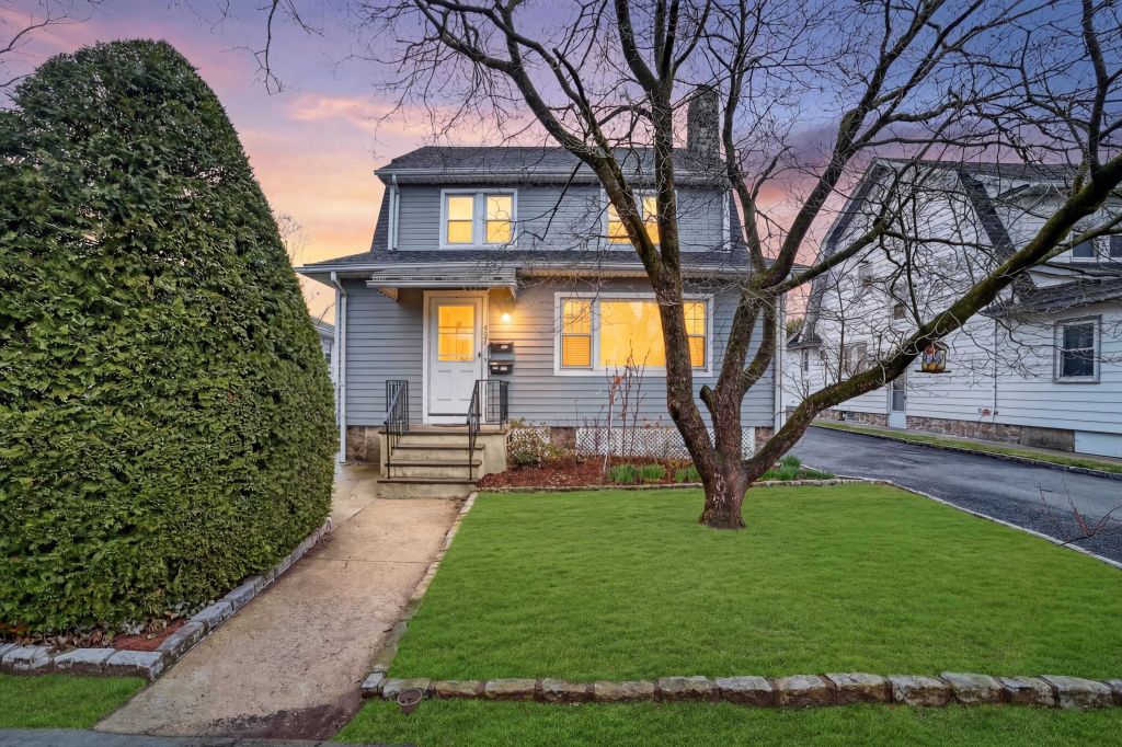 Property photo 1 of 31
