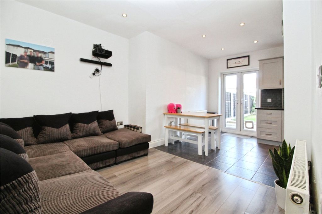 Property photo 2 of 14 Picture No. 17