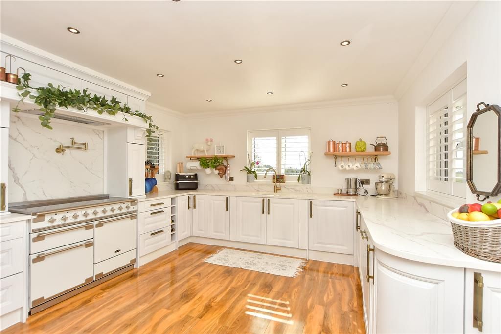 Property photo 1 of 22 Kitchen/Breakfast Room