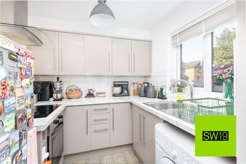 Property photo 3 of 7 Photo 6