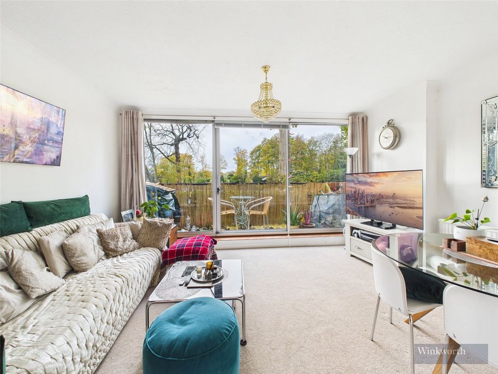 Property photo 2 of 7 Picture No. 24