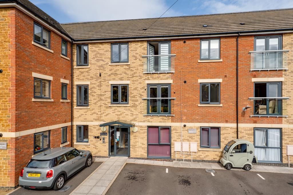 Property photo 1 of 14 Flat 14, 38C Broad Green, Wellingborough (1 Of 14)