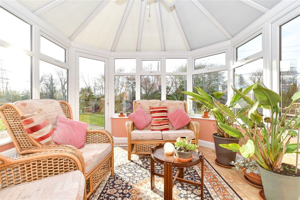 Property photo 3 of 19 Conservatory