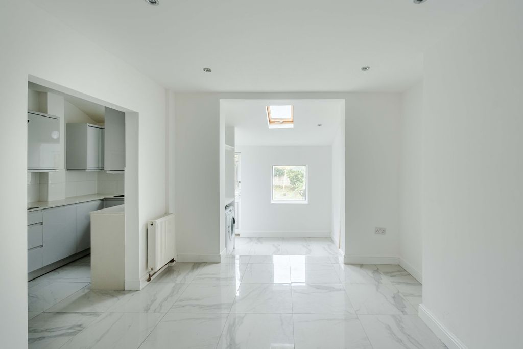 Property photo 1 of 21 18