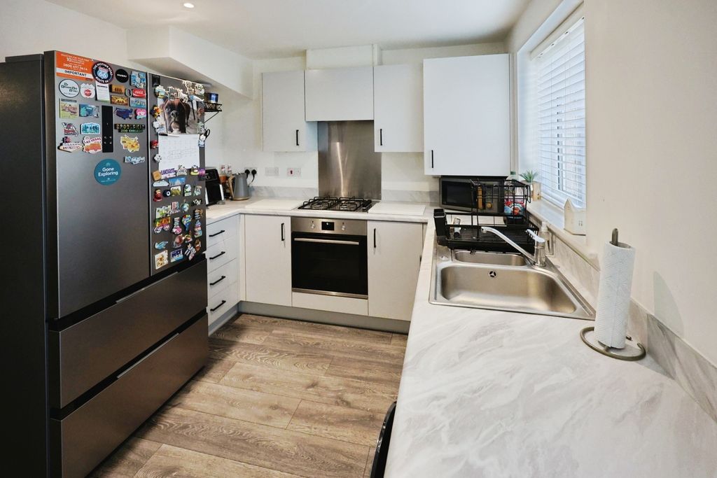 Property photo 3 of 12 Pbox-Img.Jpg
