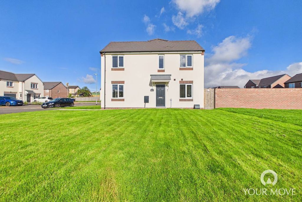 Property photo 1 of 12 Outside