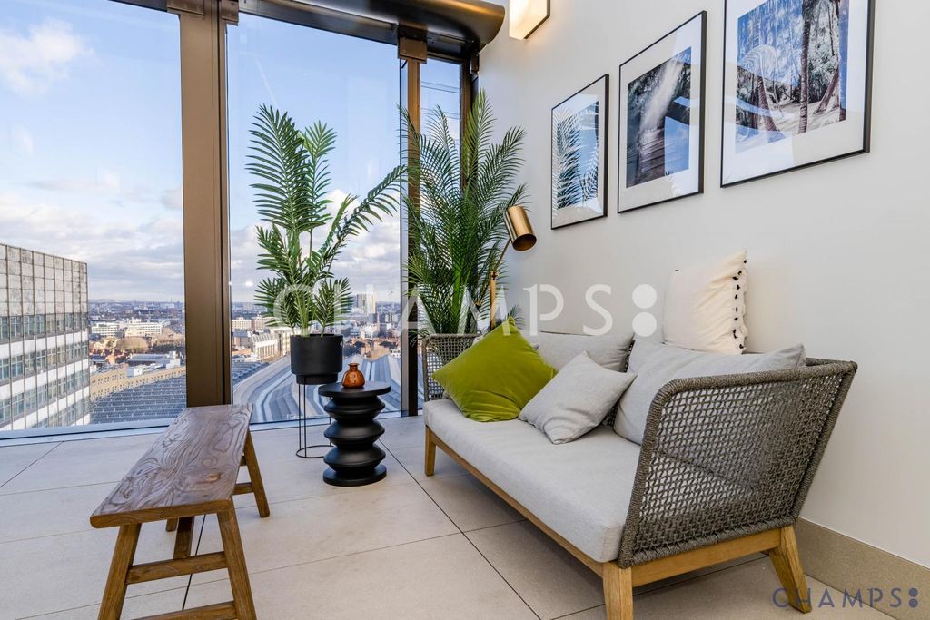 Property photo 2 of 13 Gallery
