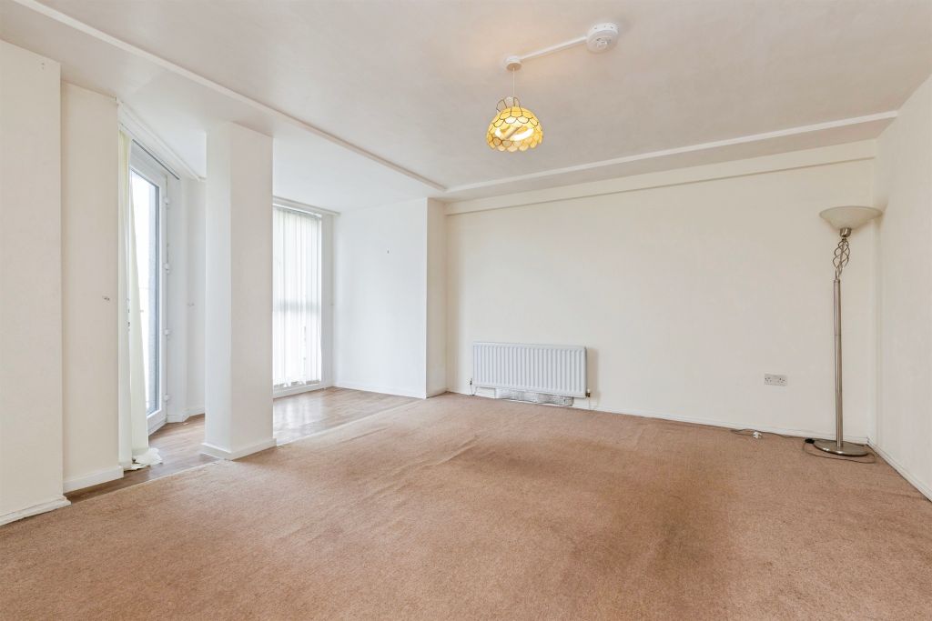 Property photo 3 of 18 Image