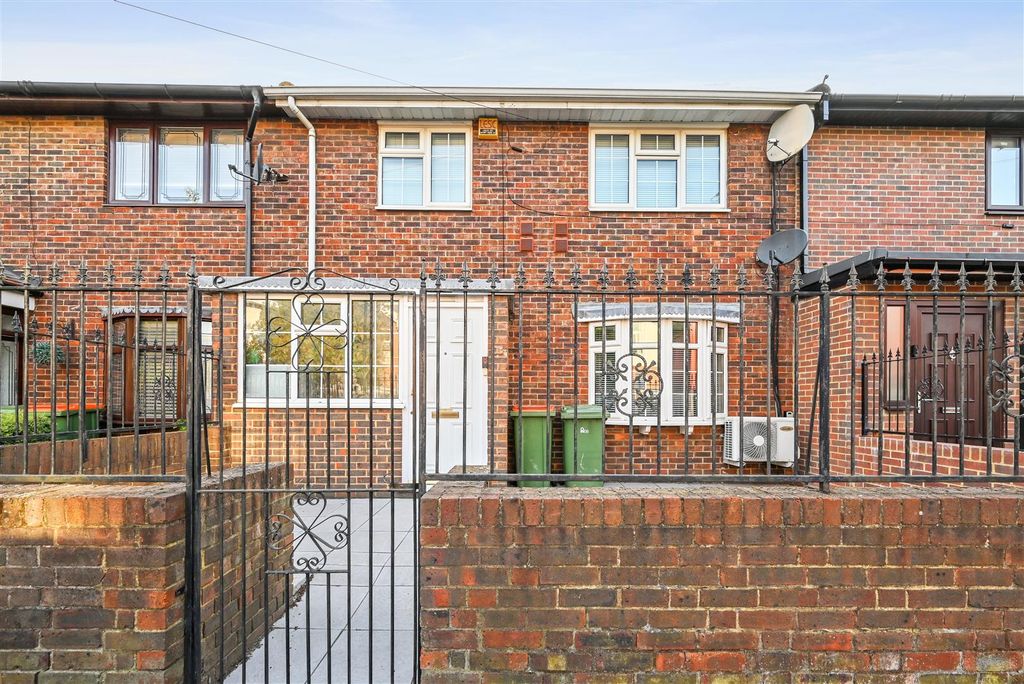 Property photo 1 of 11