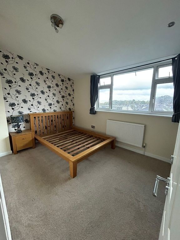 Property photo 1 of 10 Bedroom 3