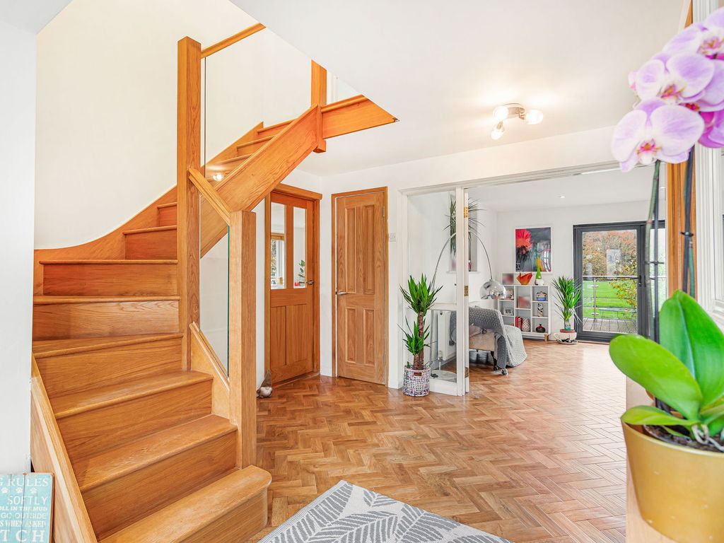 Property photo 3 of 43