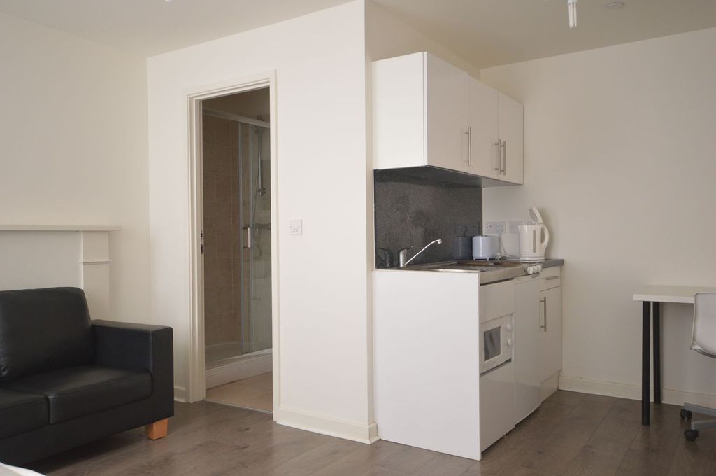Property photo 1 of 3