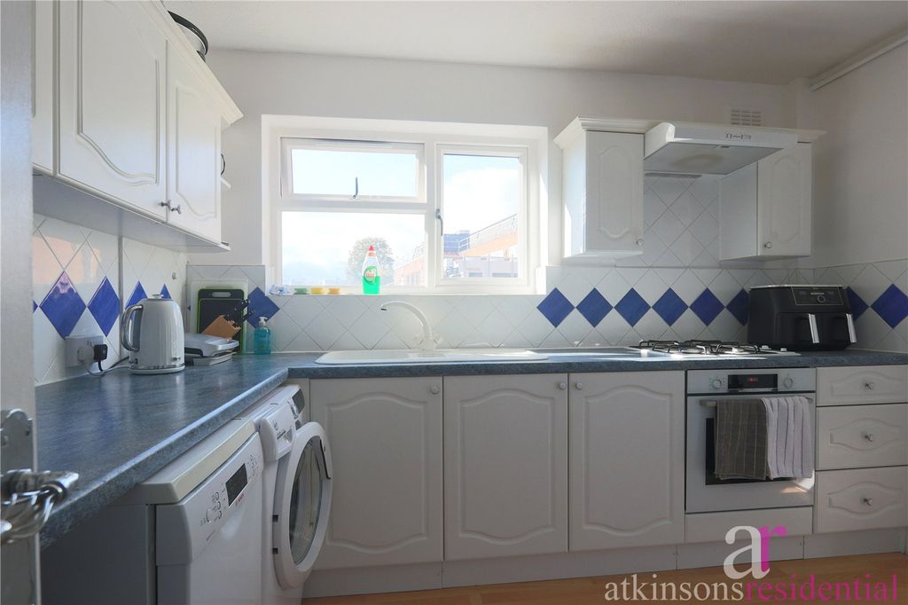 Property photo 2 of 11 Picture No. 10