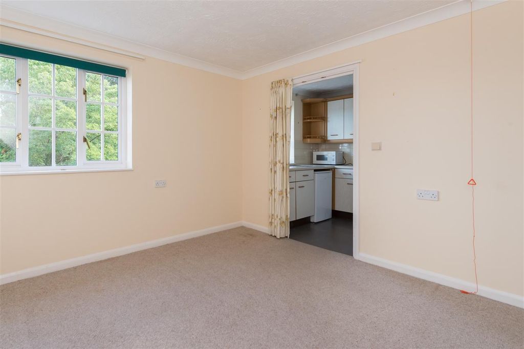 Property photo 3 of 10