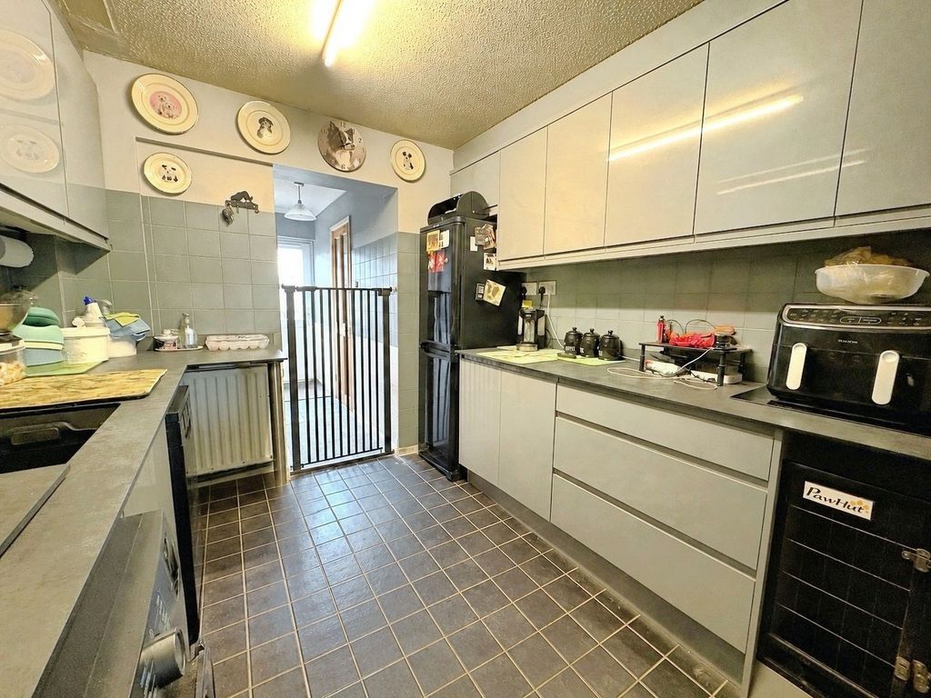 Property photo 3 of 10 Pbox-Img.Jpg