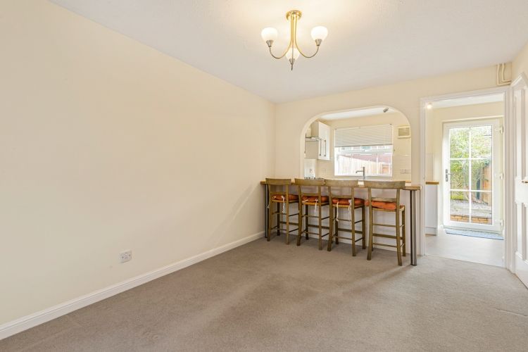 Property photo 3 of 9 303996