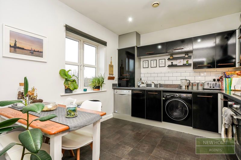 Property photo 2 of 12 Photo 6