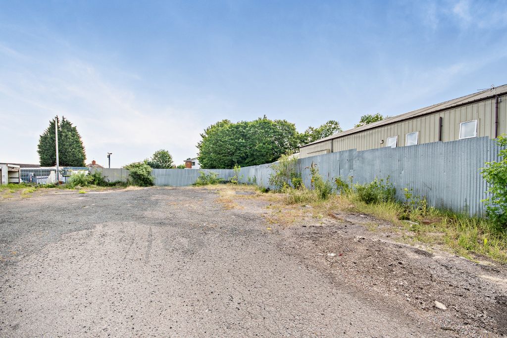 Property photo 2 of 3