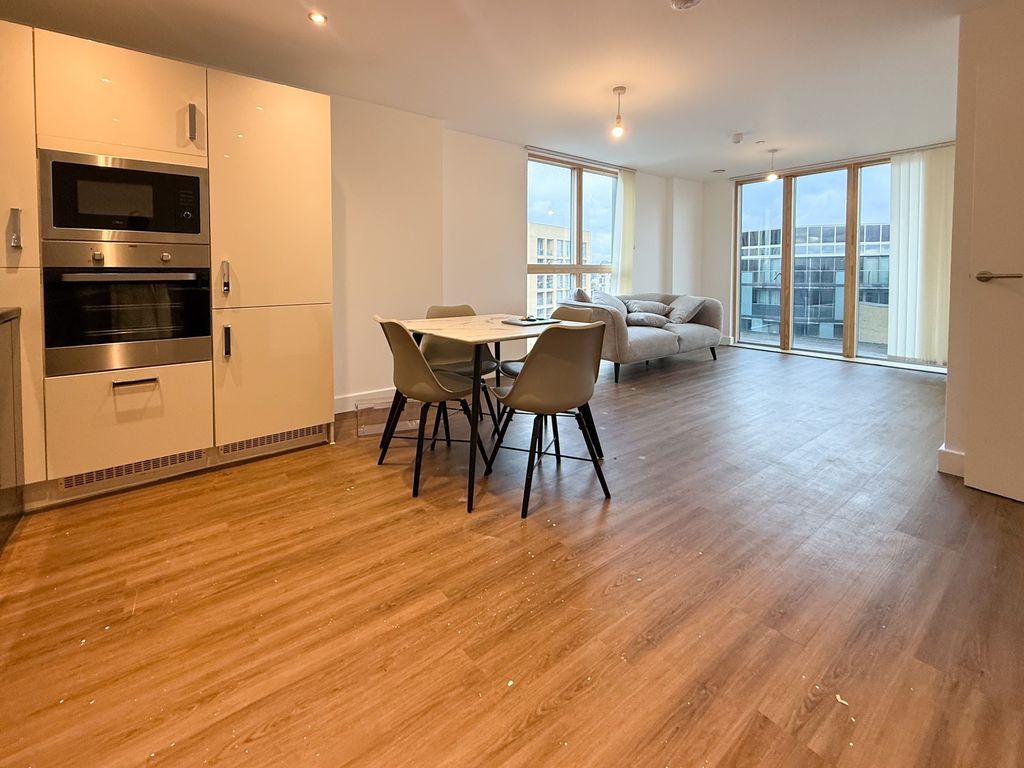 Property photo 3 of 8 Photo 6