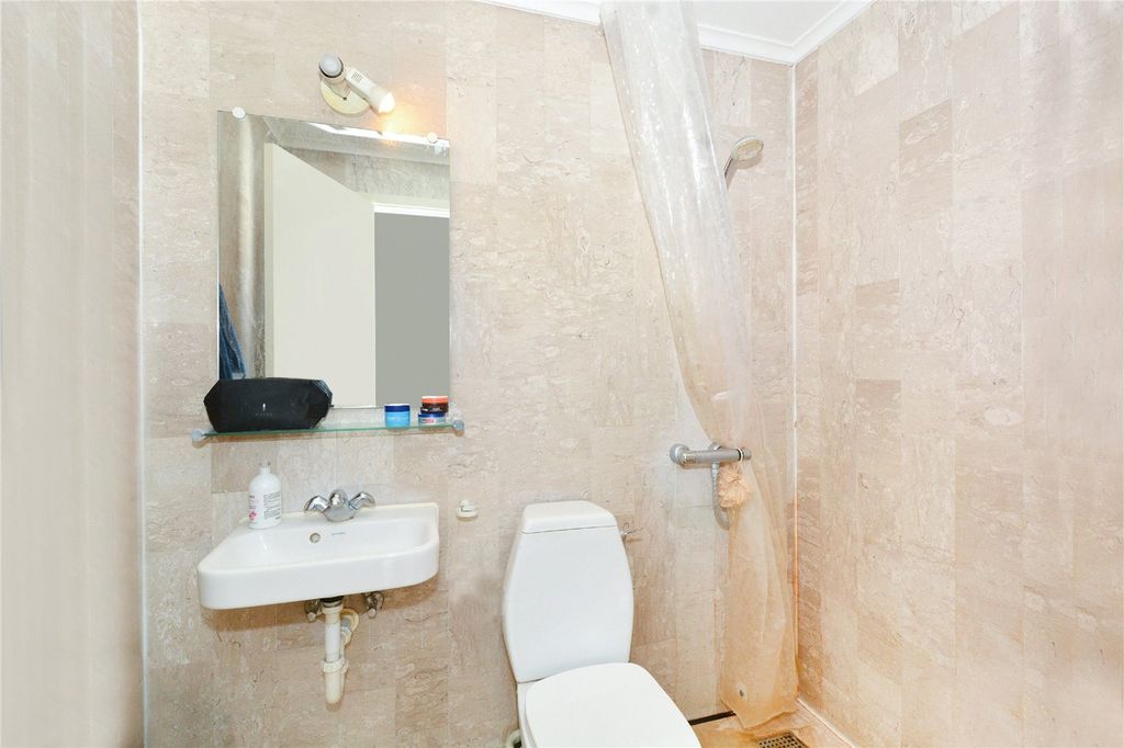 Property photo 3 of 5