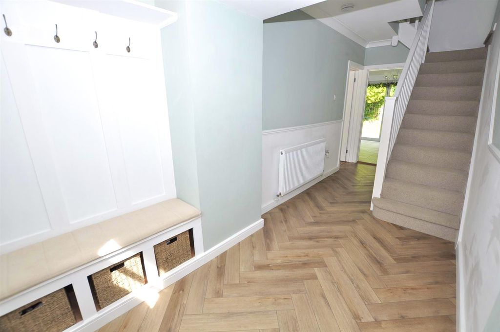 Property photo 2 of 25 Hallway