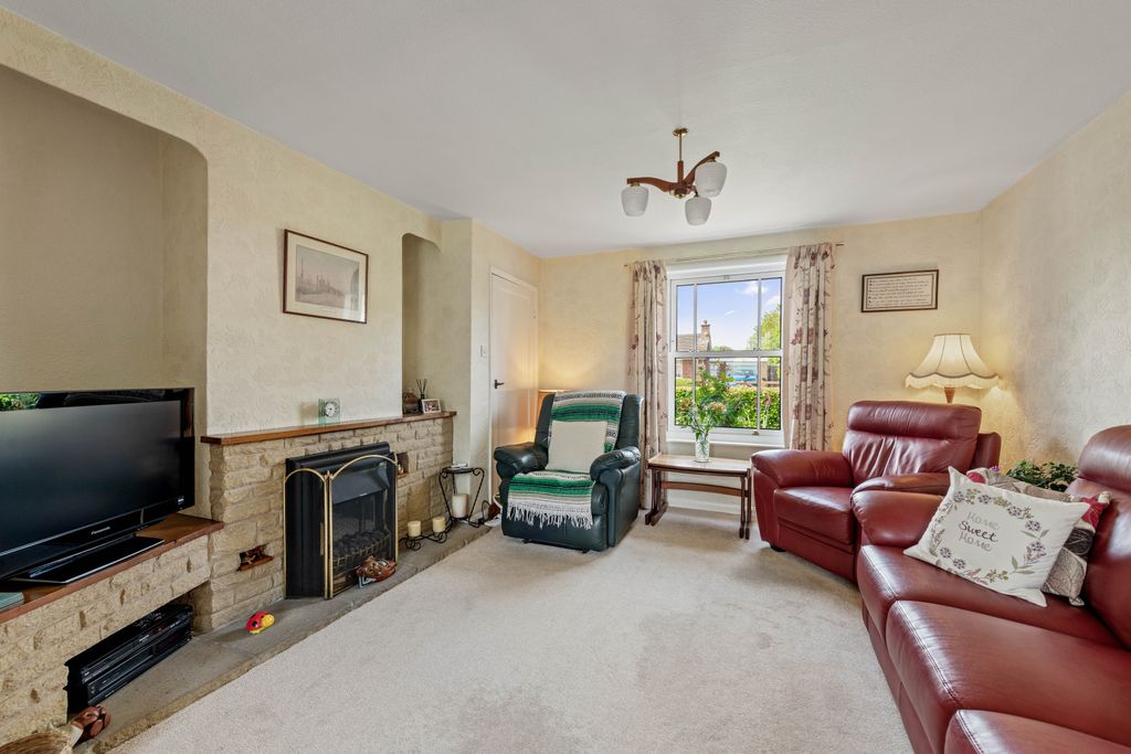 Property photo 2 of 29