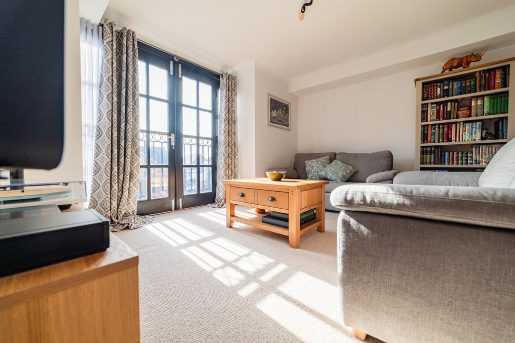 2 bed flat for saleLlansannor Drive, Cardiff Bay CF10 photo 5