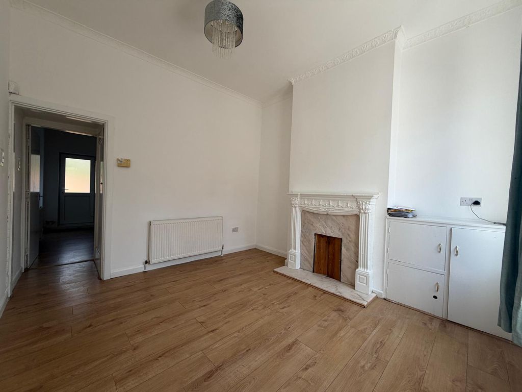 Property photo 2 of 6 Image