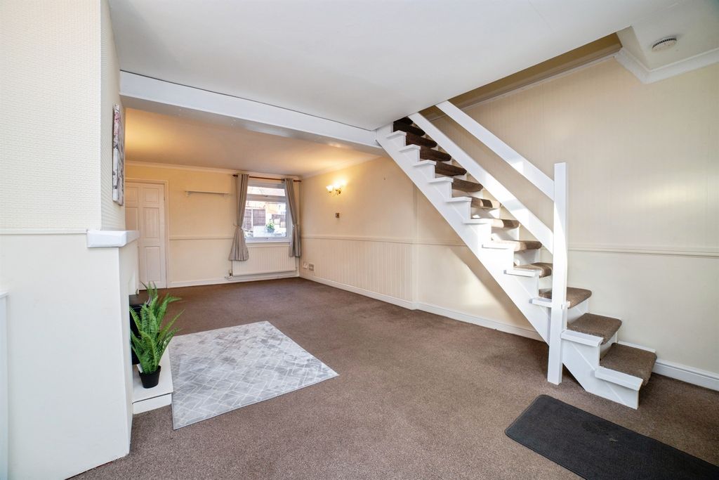 Property photo 3 of 23