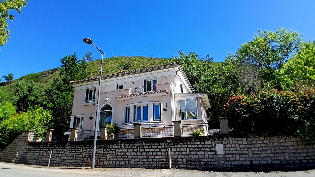 Property photo 3 of 24