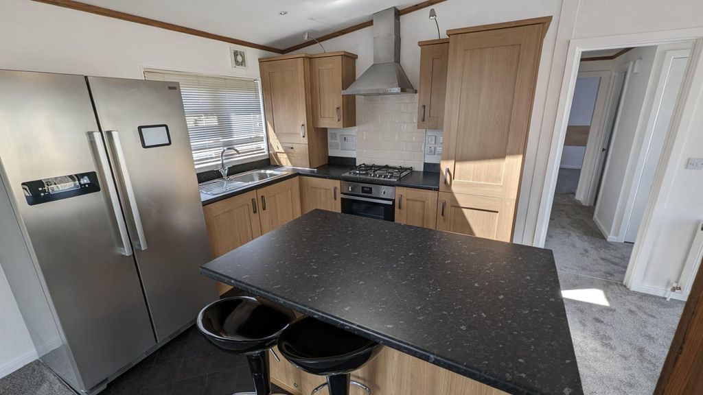 Property photo 3 of 14 Kitchen