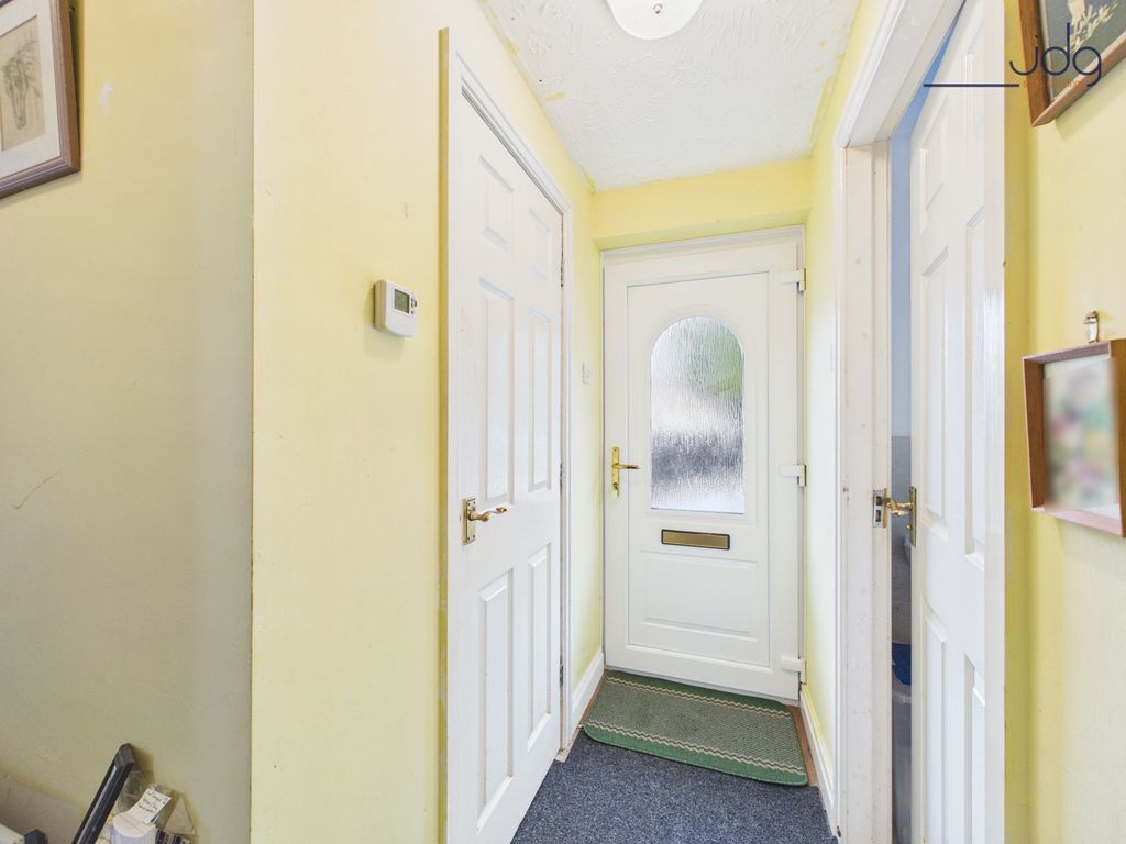 Property photo 2 of 9 Hallway
