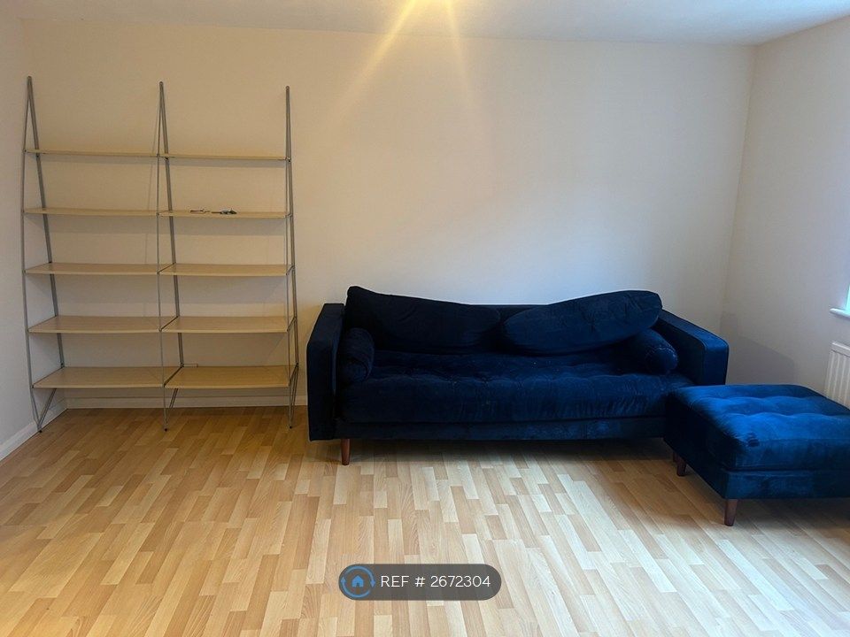 Property photo 2 of 19 Lounge